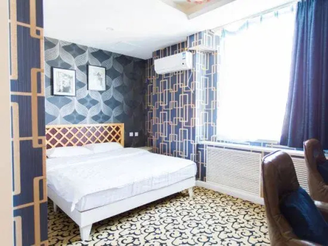 Dalian Yijia Theme Hotel