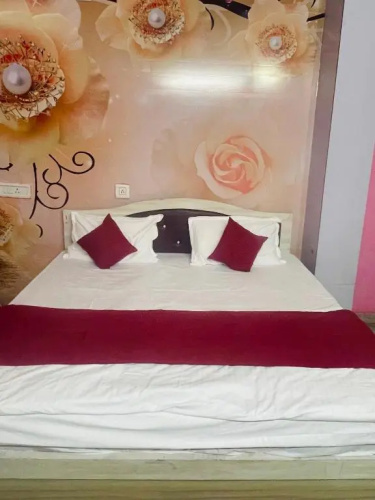 OYO Home Hotel Dream Palace