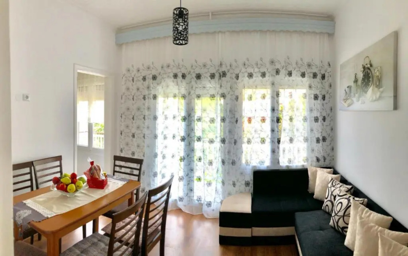 Evmorfias House