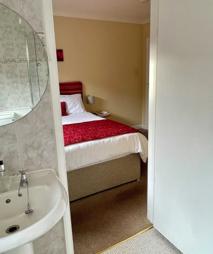 Standard Double Basement room