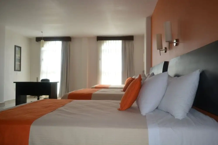 Standard Triple room