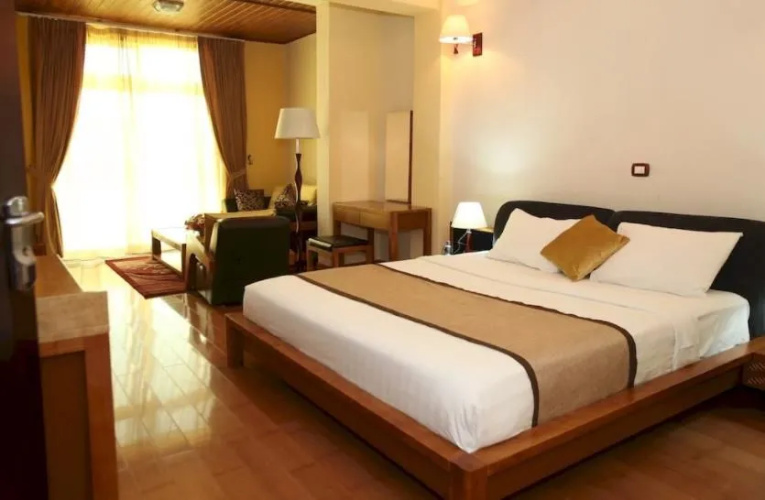 Ark Hotel