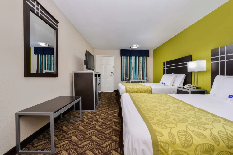 Standard Quadruple room