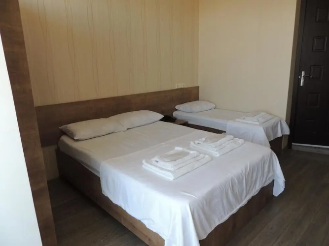 Hotel Batomi