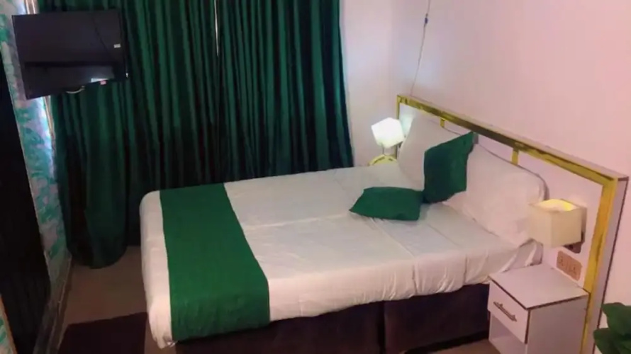 Autograph Apartment