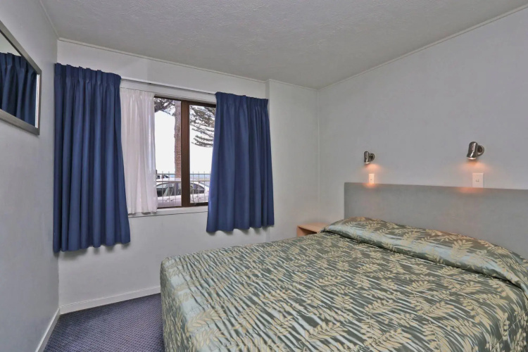 Edgewater Motor Lodge