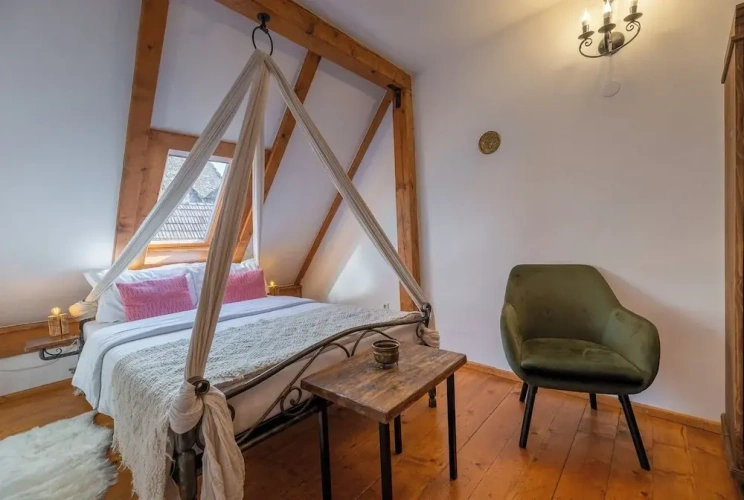 Standard Double room with city view