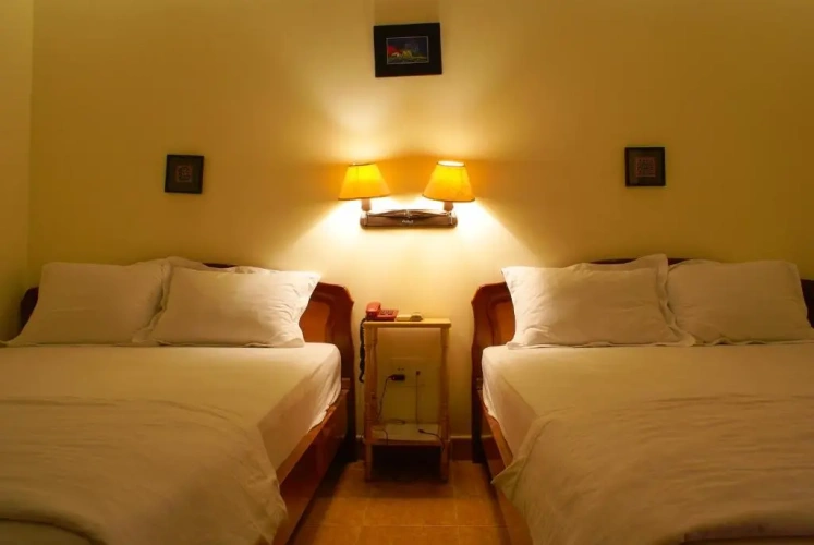 Standard Twin room with view
