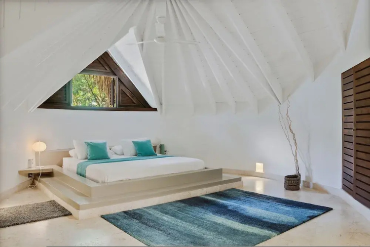 Beachfront Oasis Pool Chef Hskp Sleeps 22
