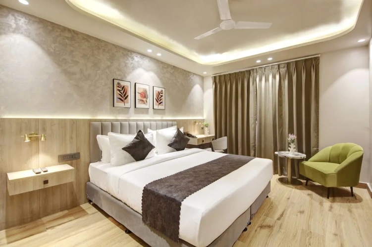Standard room with city view