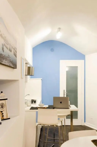 Partenope House Mare
