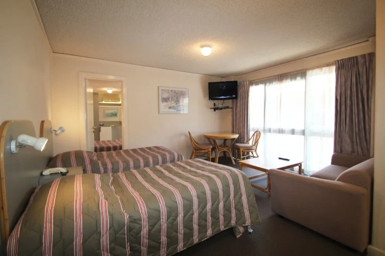 Standard Twin room with balcony