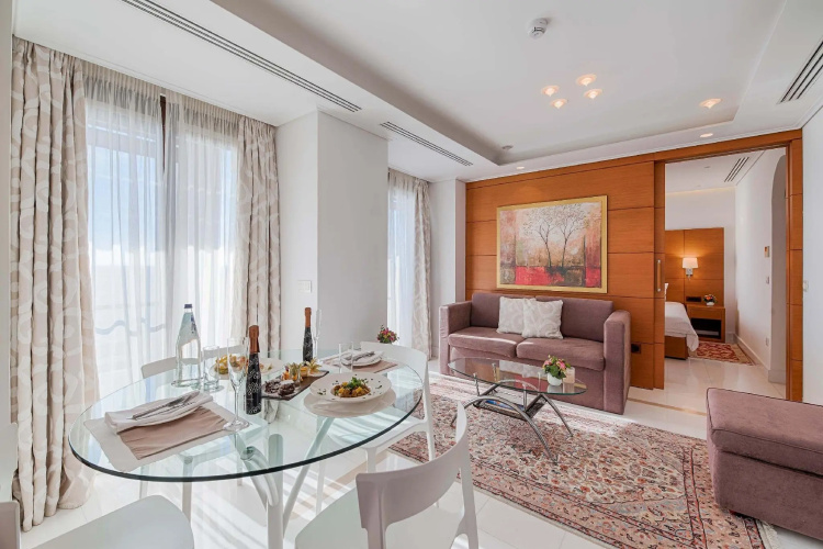 Bellevue On The Beach Suites
