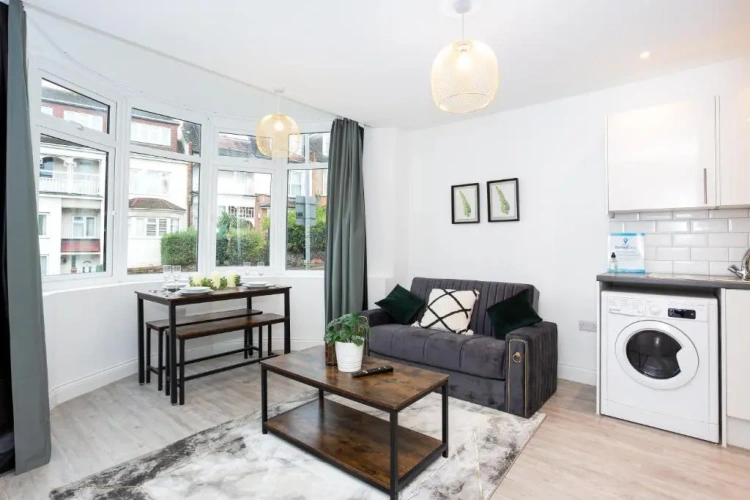 Apartment with garden view