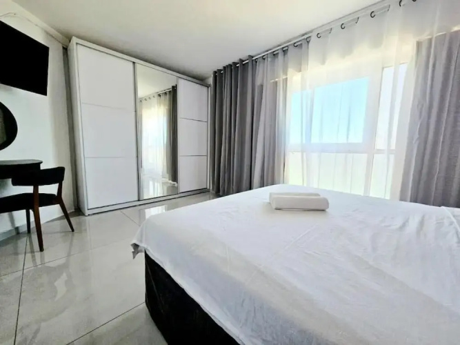 SHaYaSH apartments Leonardo Bat-Yam