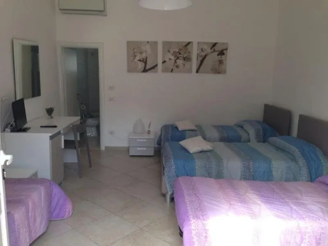 Standard Triple room