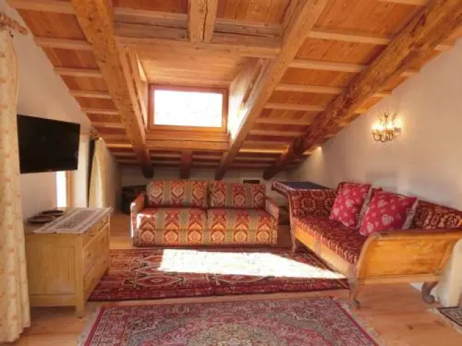 Partel Loudge