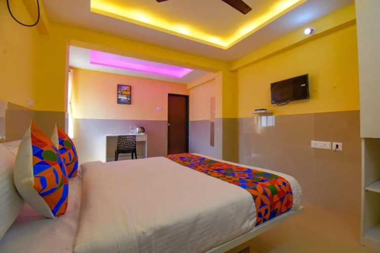 FabHotel Apricot Premier