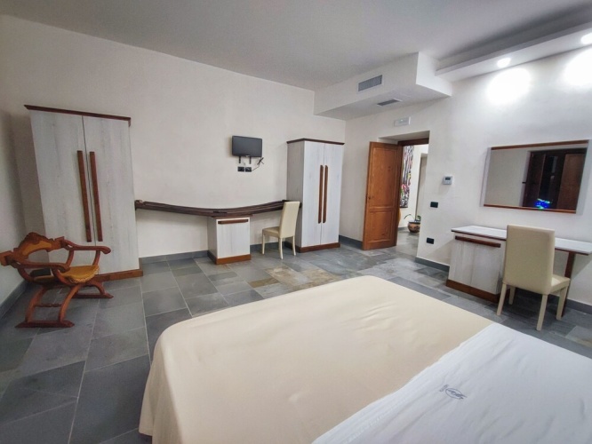 Palazzo Iaquinta - Rooms & Restaurant