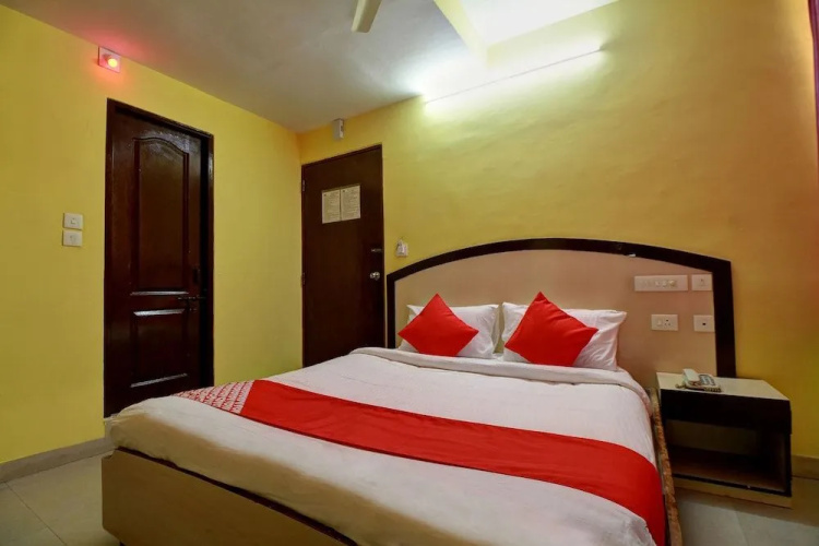 Oyo 18976 Mascot Inn