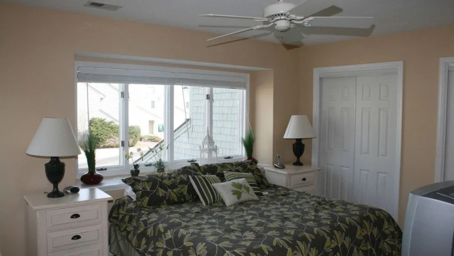 Barefoot Kiwi - 4 Br home by RedAwning
