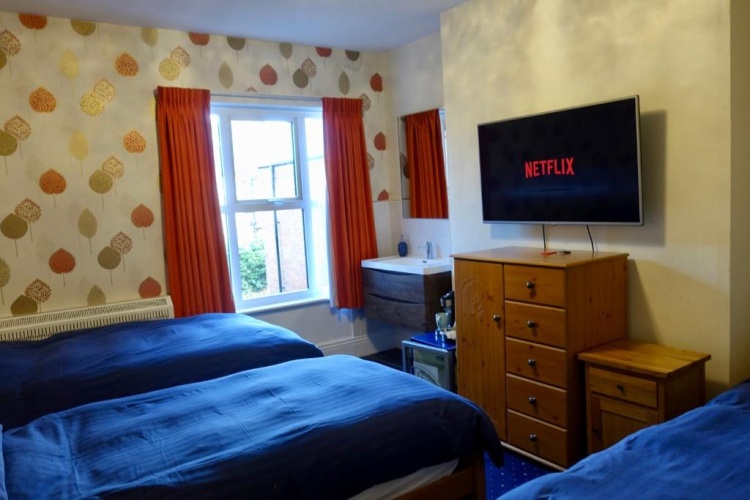 Standard Triple room