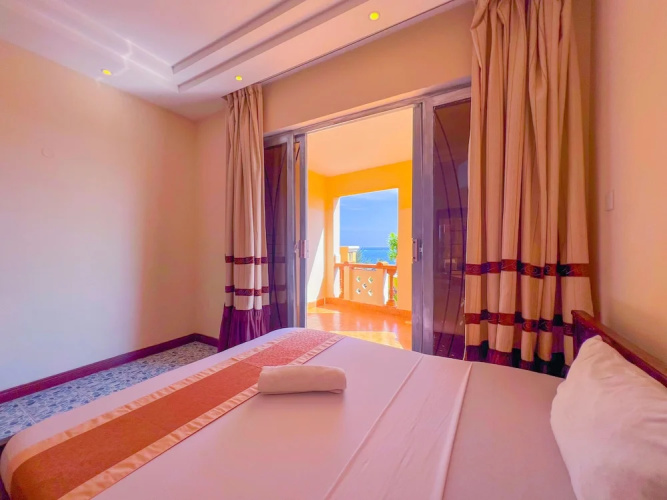 Royal Beachfront Apartments