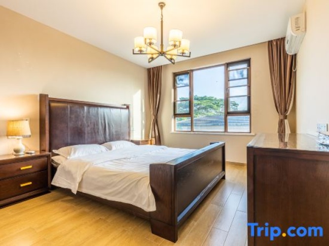 2 Bedrooms Deluxe Suite with garden view