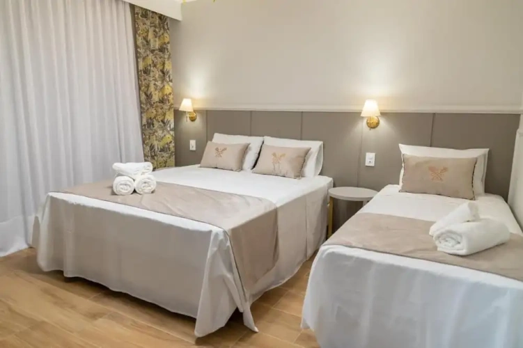 Standard Triple room