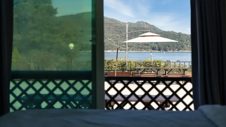 Namhae Seven House