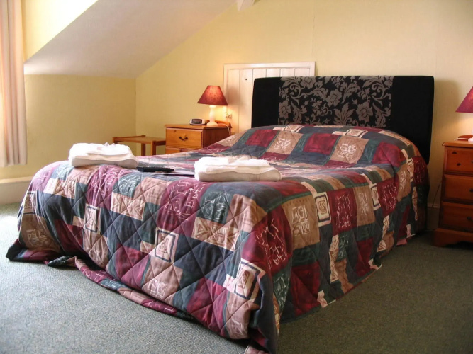 Marine Hotel