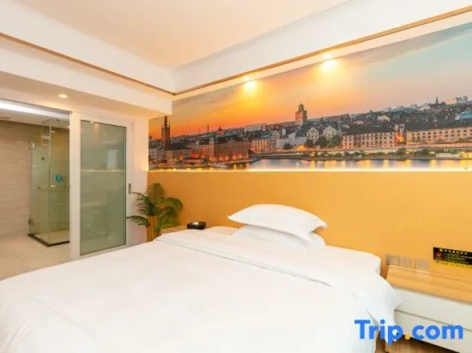 1 Bedroom Suite with city view