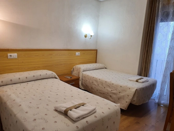 Standard Twin room with balcony