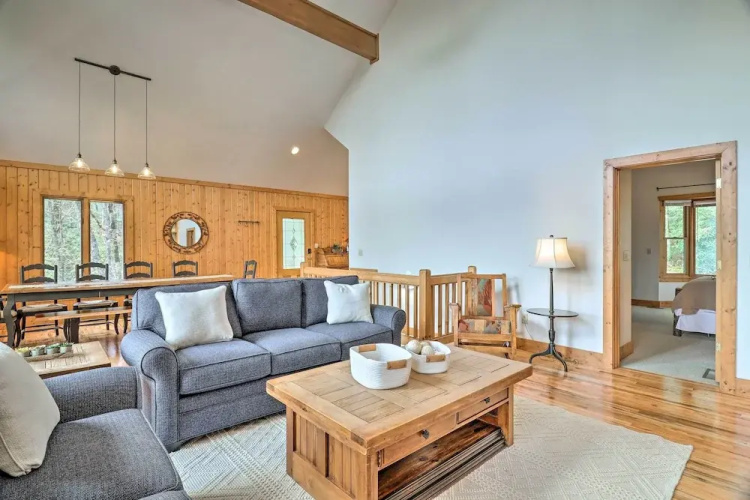 Sapphire Retreat w/ 2 Decks, Views & Resort Access