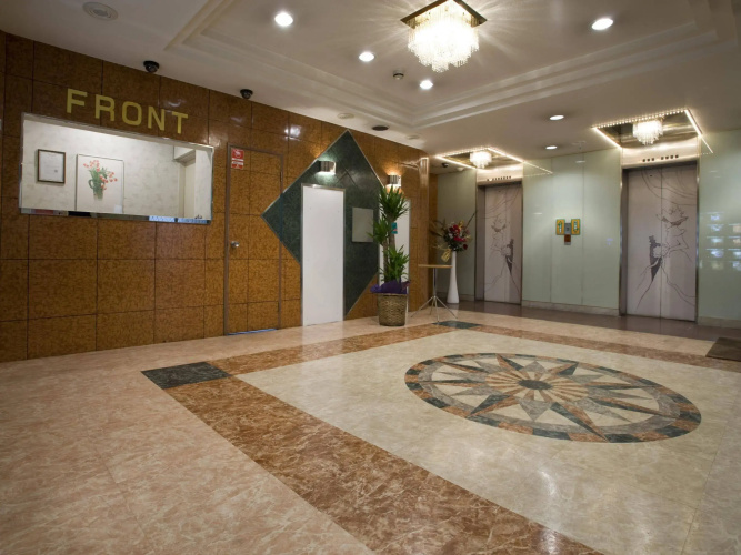 Hotel Candy Hall