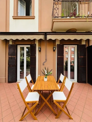 2 Bedrooms Apartment with city view