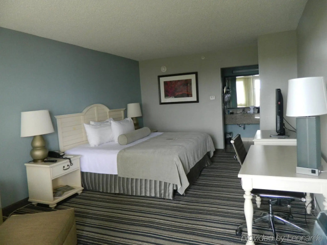 Crowne Plaza Melbourne - Oceanfront by IHG