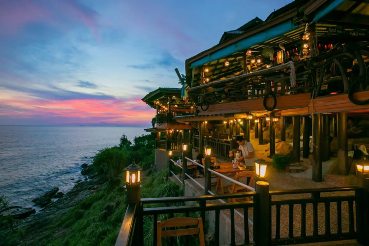 Diamond Cliff Beach Resort