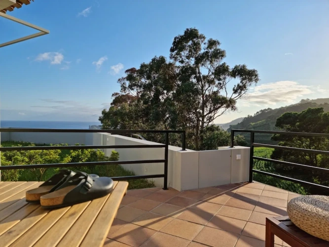 1 Bedroom Suite with partial ocean view