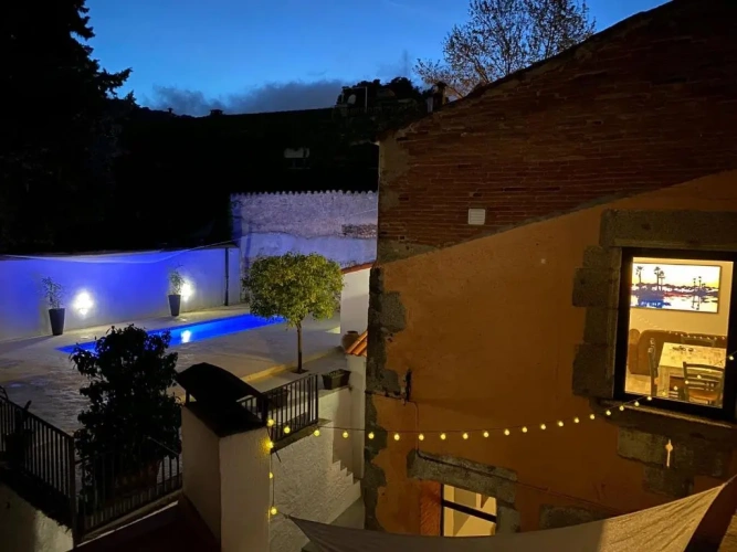 2 Bedrooms Villa