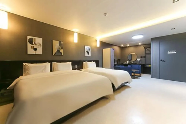 E-stay Hotel