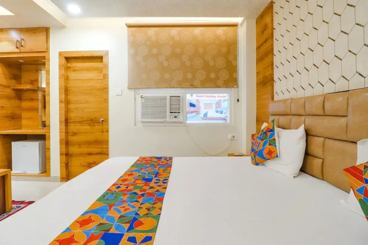 FabHotel Holiday Grand