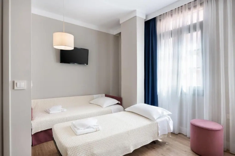 Deluxe Quadruple room