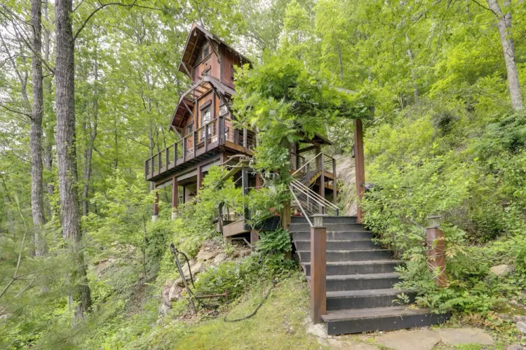 Waterfall Views - blue Ghost Cabin in Cullowhee!