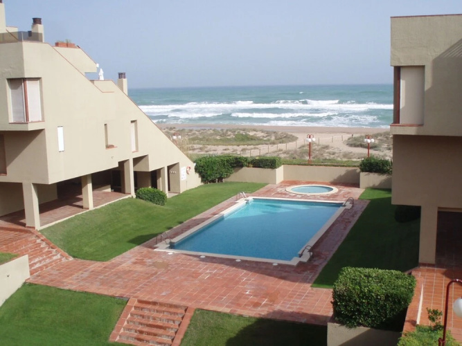 Inviting Apartment in Playa de Pals With Pool