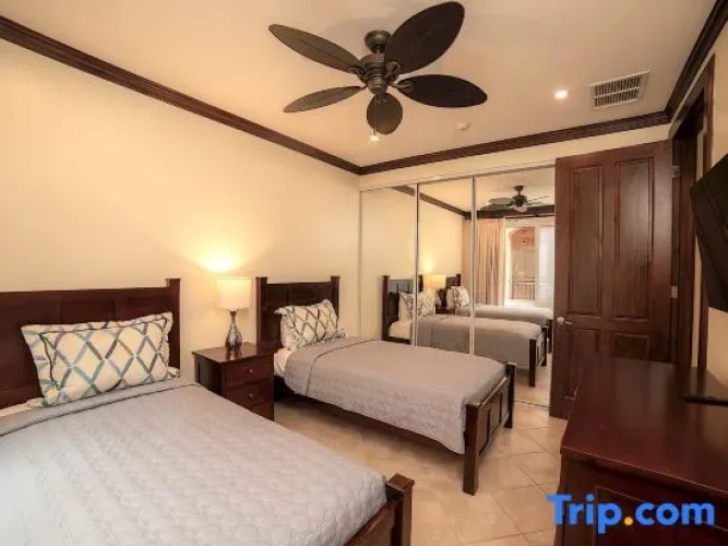 3 Bedrooms Apartment