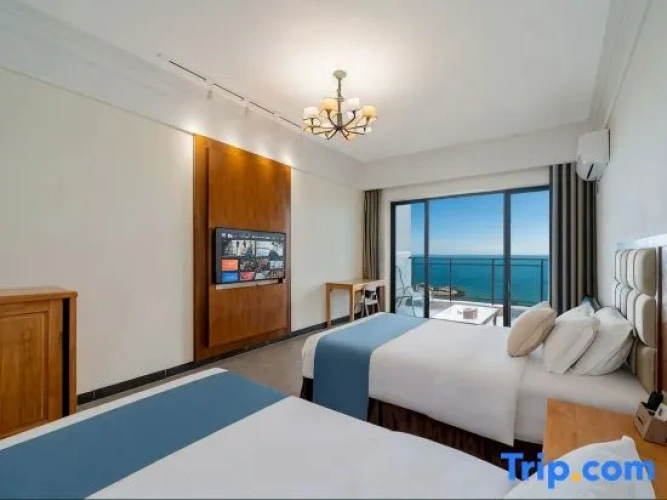 Luxury Twin room with balcony and with view