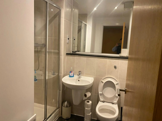 City Centre 2 bedroom apartment, secure parking.