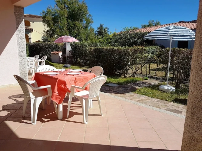 1 Bedroom Basement Apartment with garden view