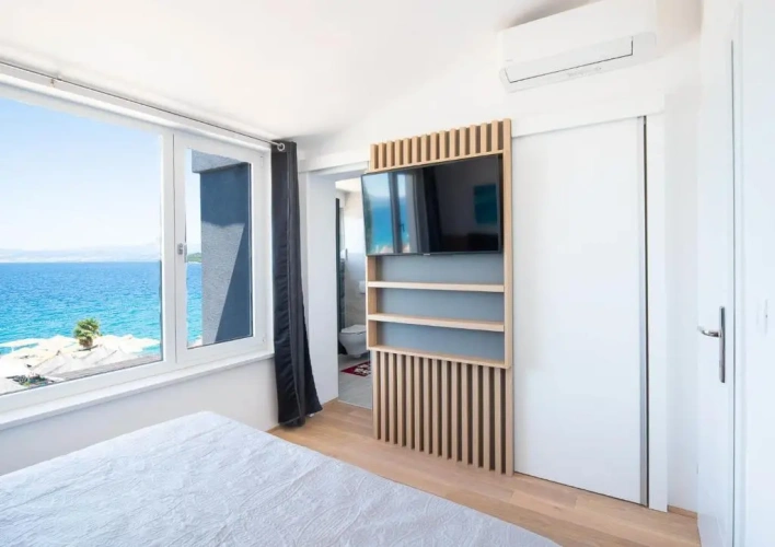 Apartment with sea view